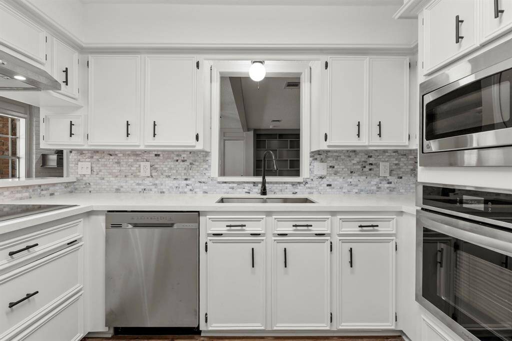 Final look at this fully updated kitchen!