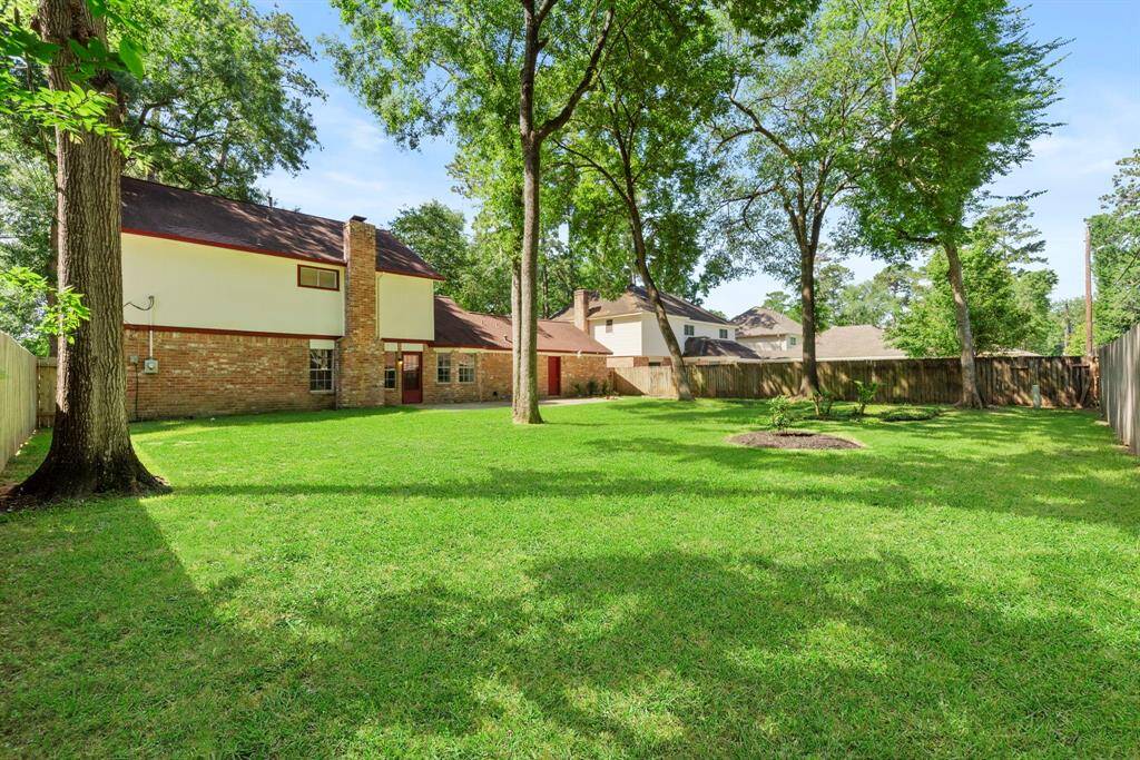 Another look at this great back yard!