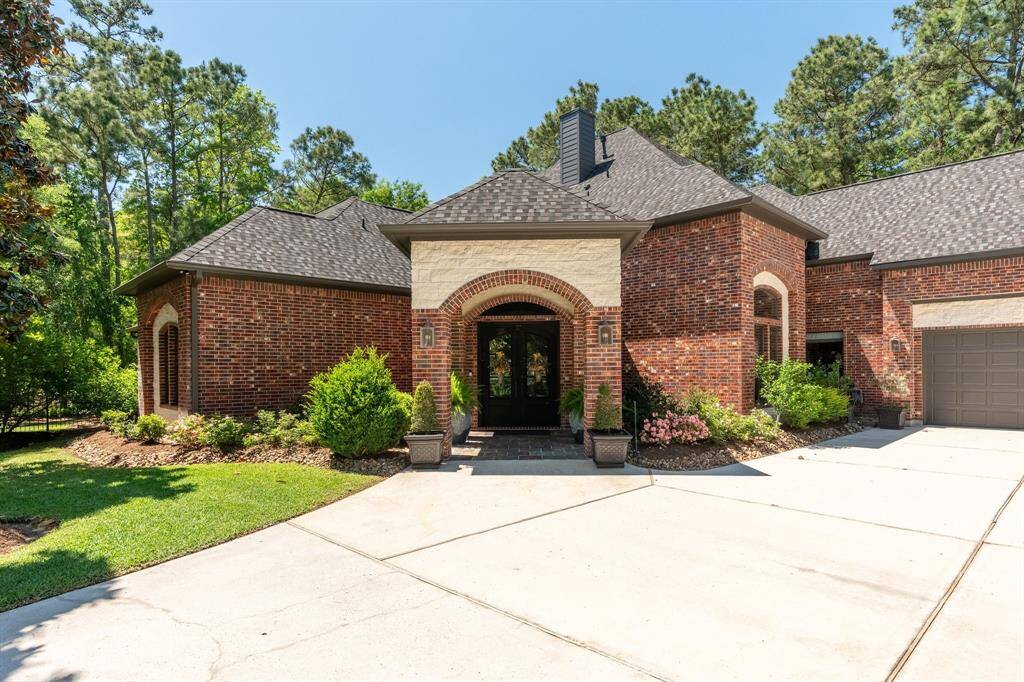 Your guests will be drawn to the front porch and the brand new double front doors!  So pretty!