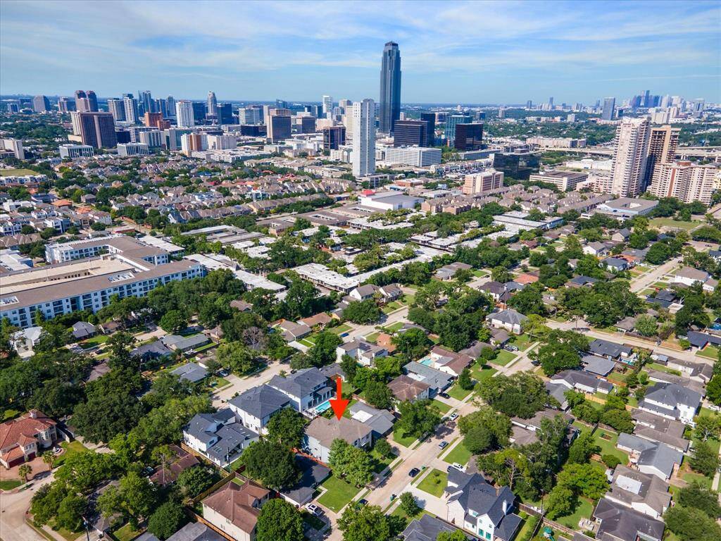 The home is centrally located in the heart of Houston with unbeatable skyline views, Larchmont is just minutes from the Galleria, Highland Village, Upper Kirby, Greenway Plaza, and all the premier shopping, dining, and business hubs Houston has to offer.