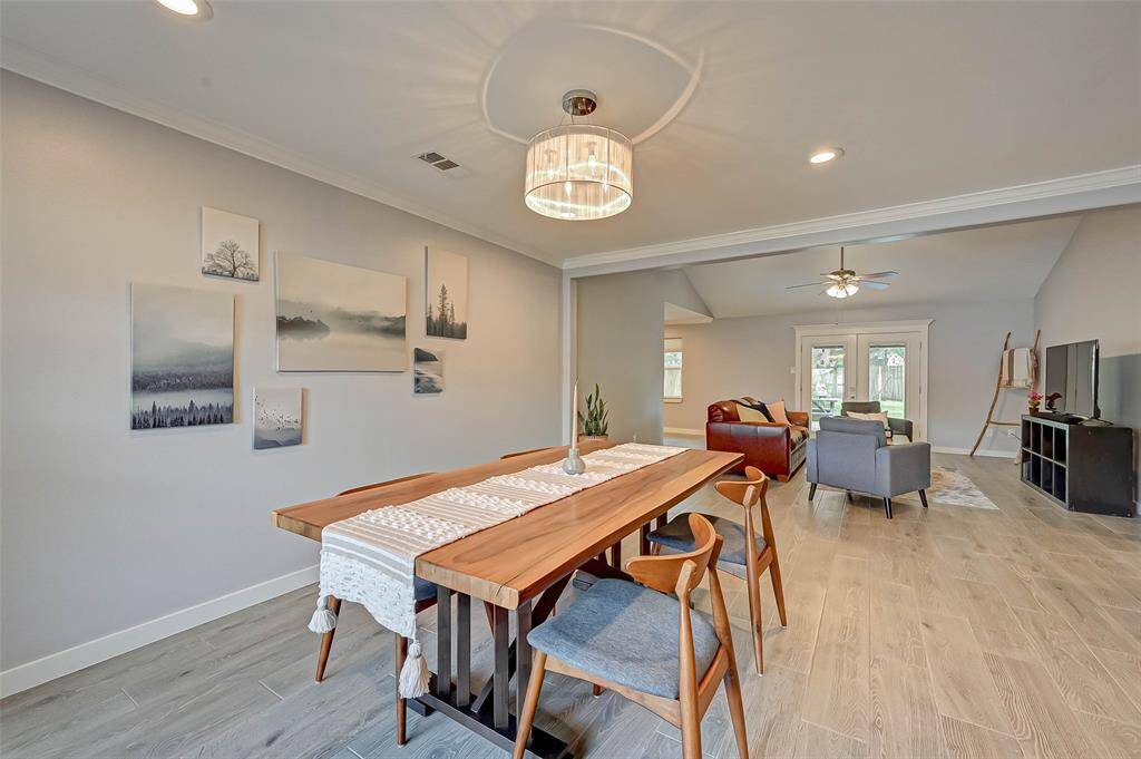 This dinning room conveniently connects to the living room for easy entertaining!
