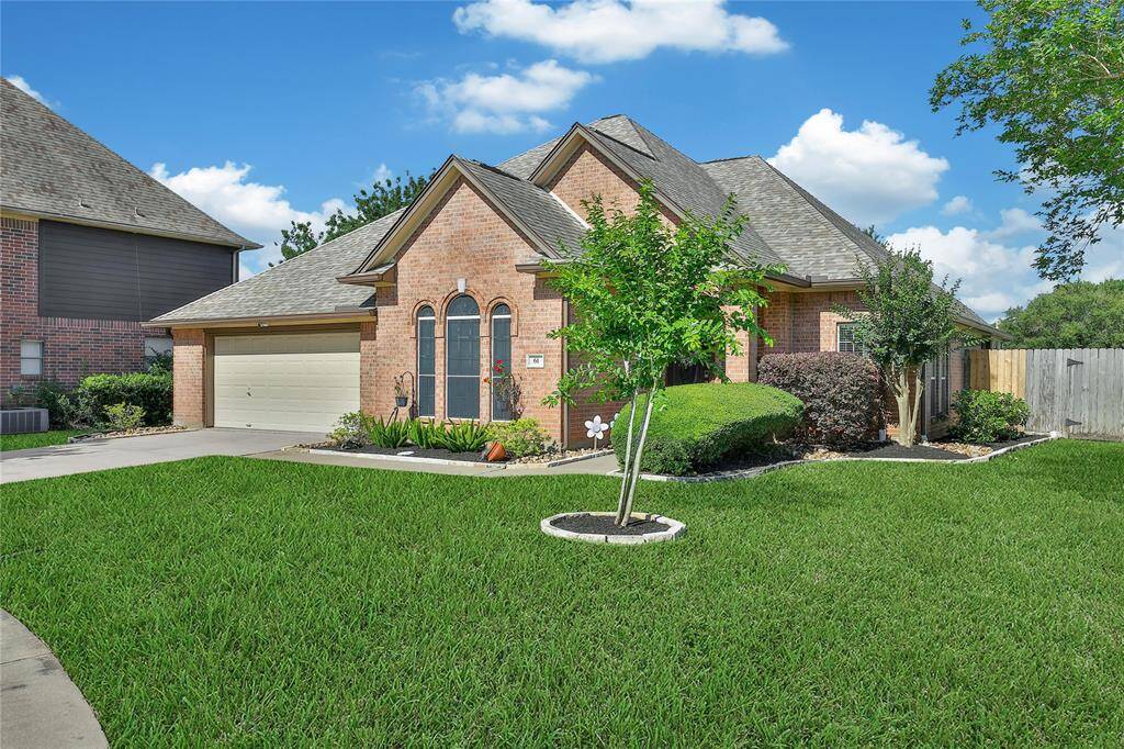 Welcome HOME to 61 Chicory Court!