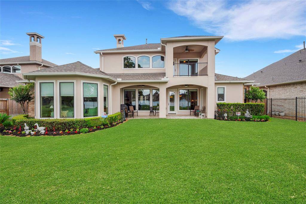 Design your dream pool in this spacious backyard oasis.