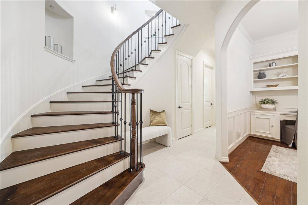 Welcome to 614 W. Bell Street #A.