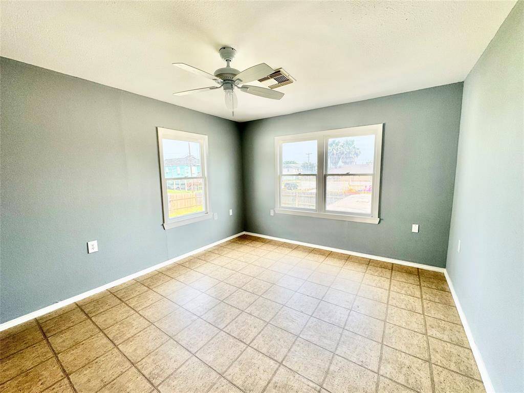 Large Secondary Bedroom
