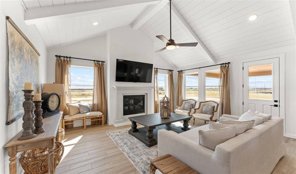 Cozy great room with fireplace (*Photo not of actual home and used for illustration purposes only.)