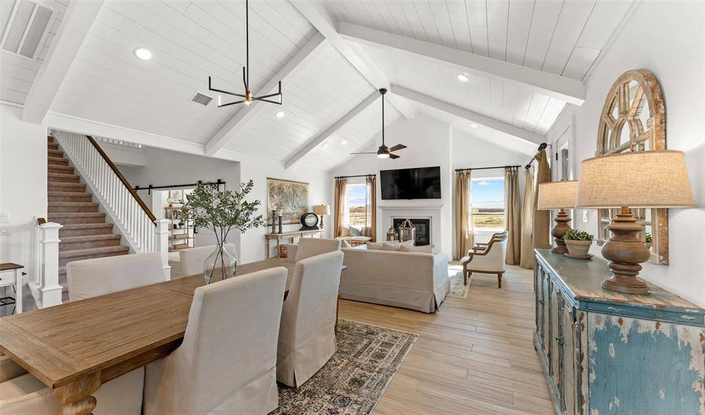 High vaulted ceilings throughout living area (*Photo not of actual home and used for illustration purposes only.)