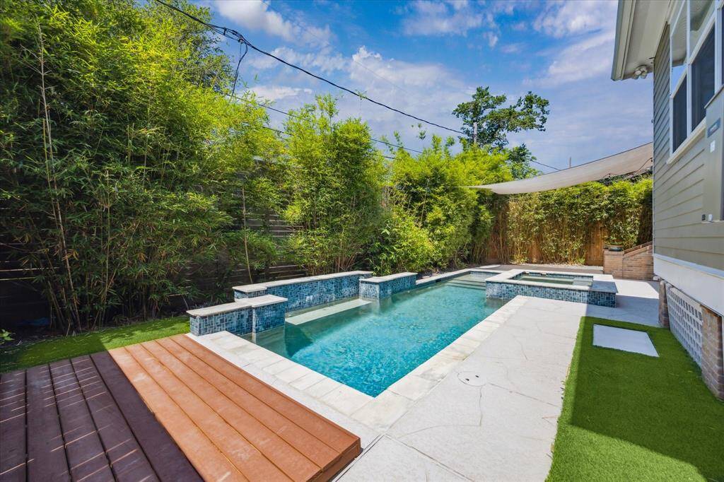 Private and inviting pool