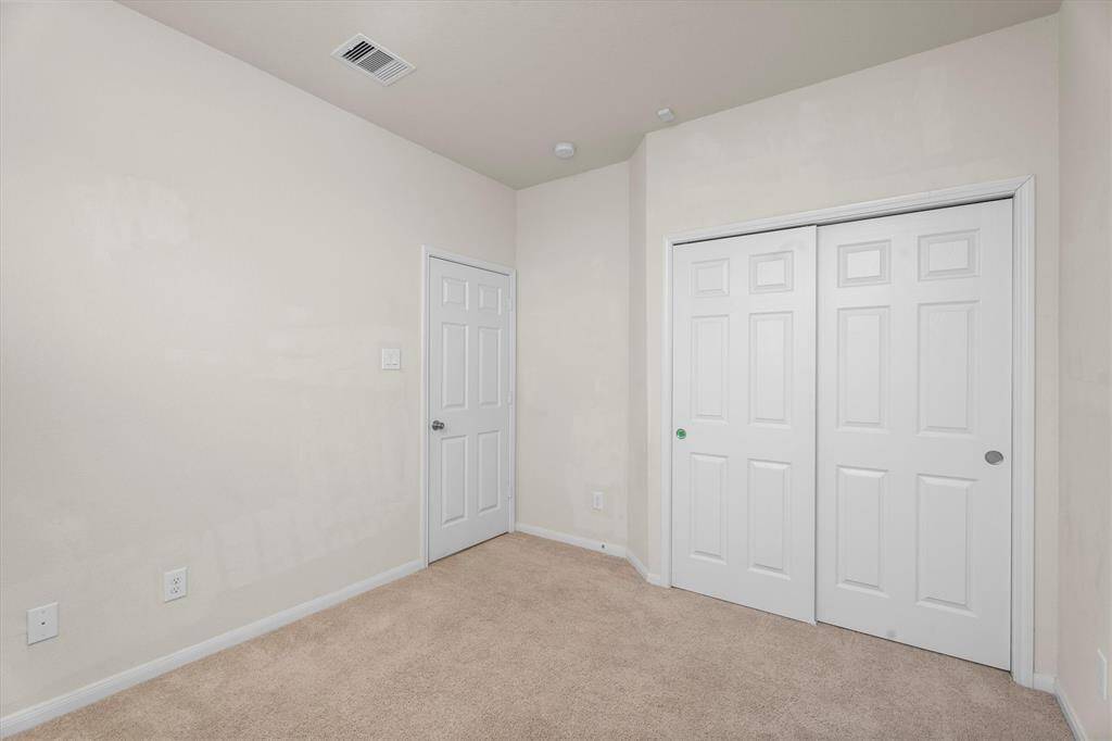 4th Bedroom has a great closet