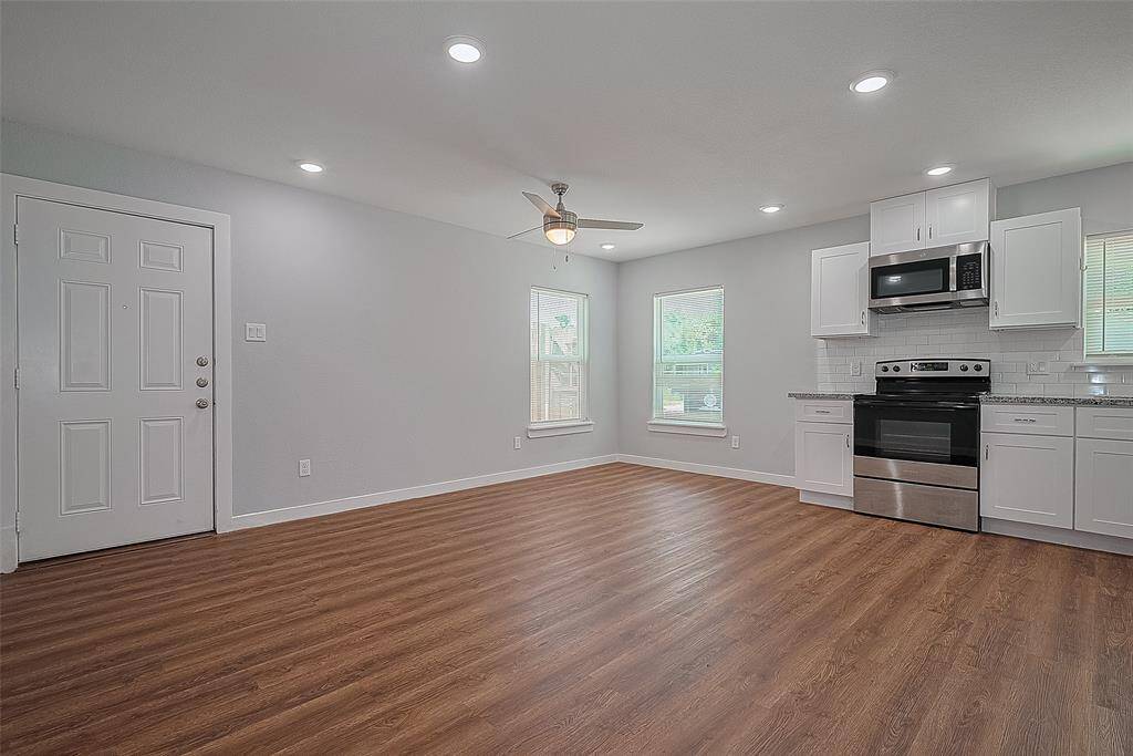 Dining area next to kitchen
