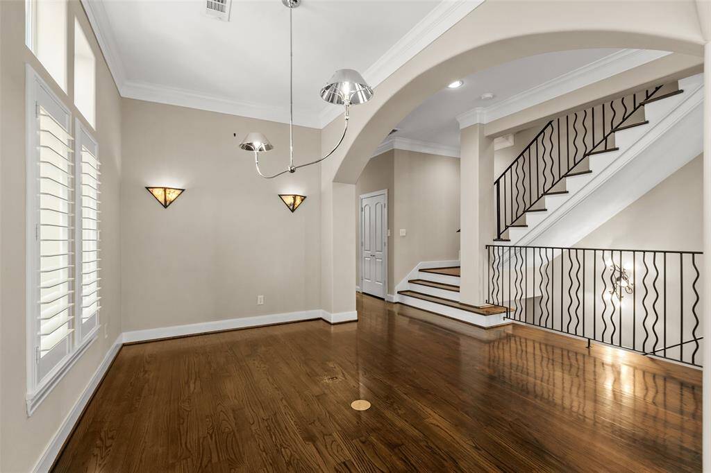 Formal Dining