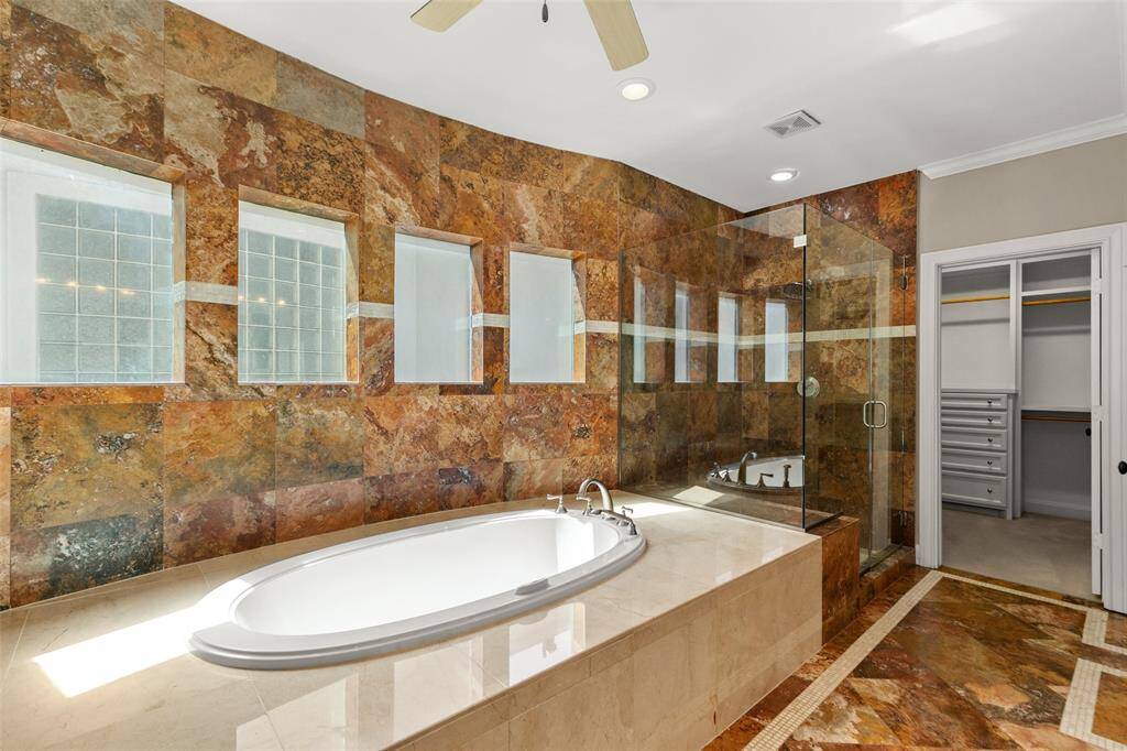 Spa tub