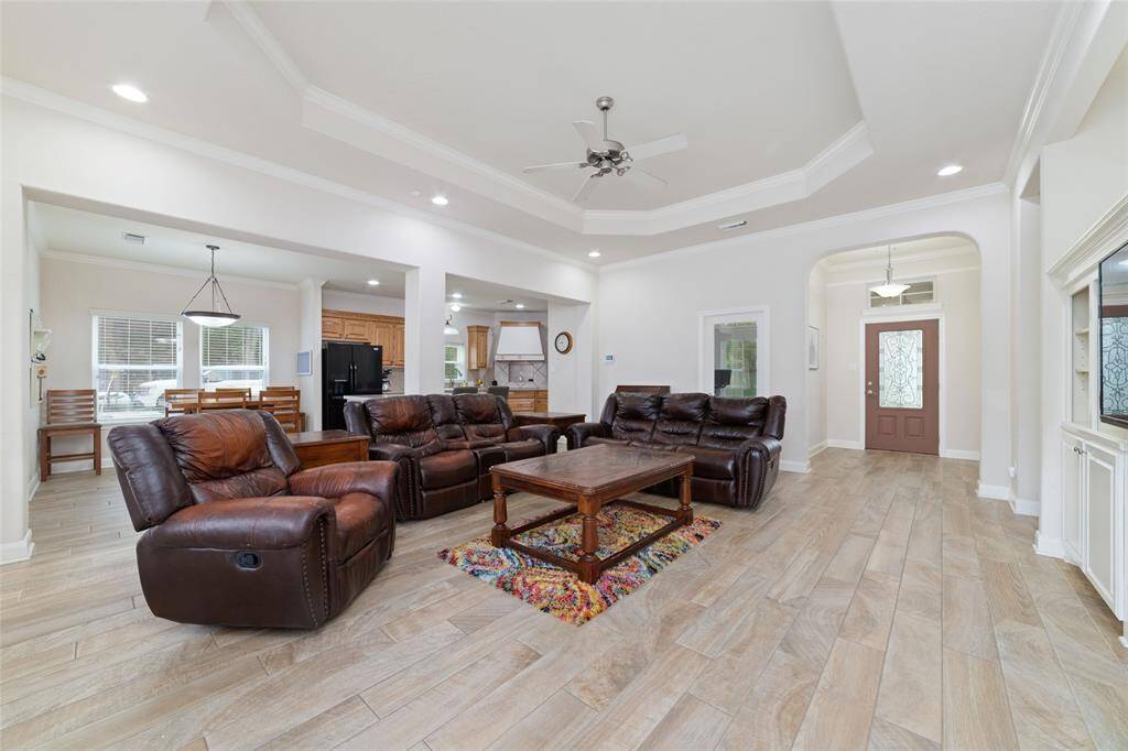 Nice-sized living room with built-ins.