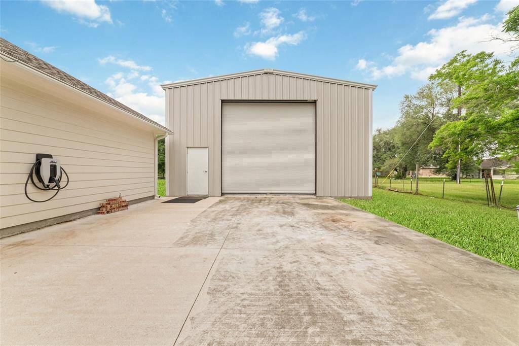 Insulated 60'x30' shop.