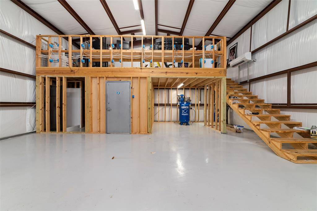 Insulated 60'x30' shop.