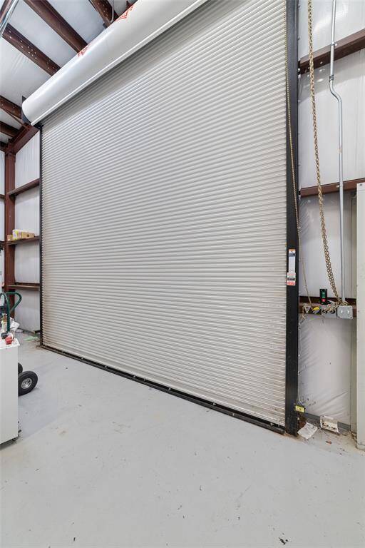 Insulated 60'x30' shop.