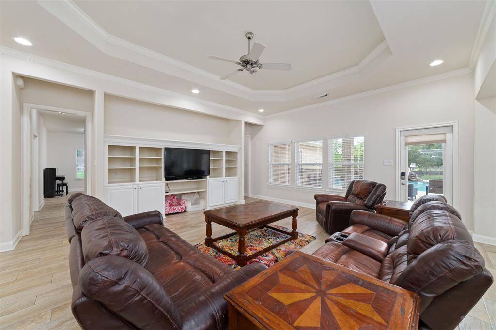 Nice-sized living room with built-ins.