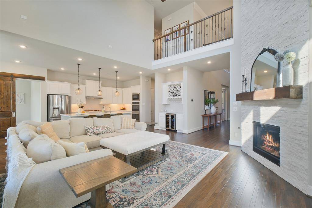 Wide Open Floorplan with gas fireplace