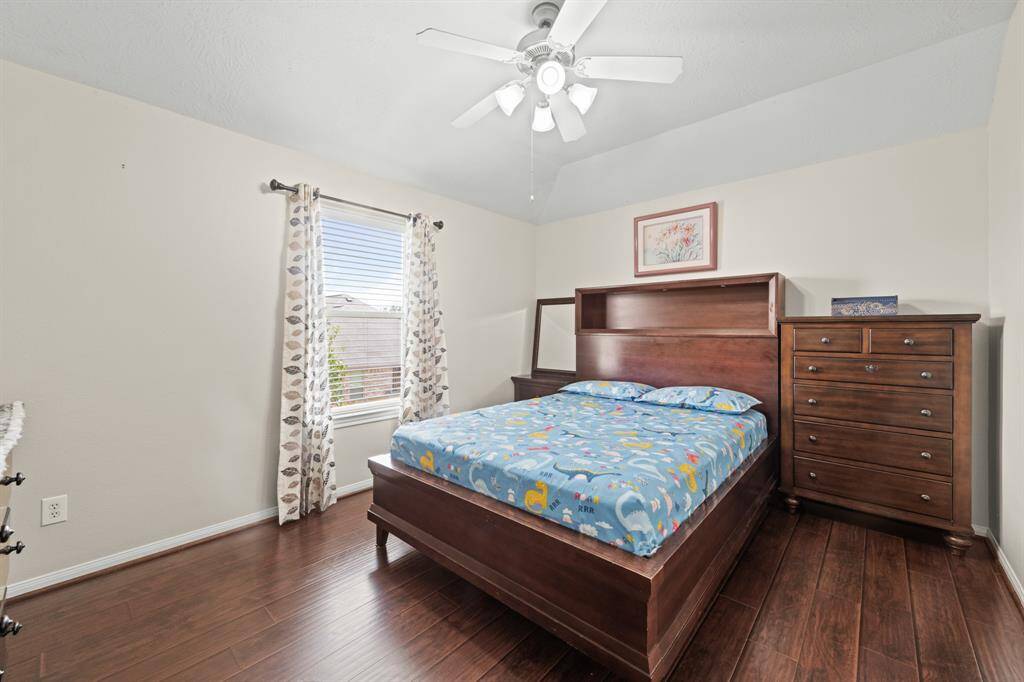 Guest Bedroom #1 (upstairs)