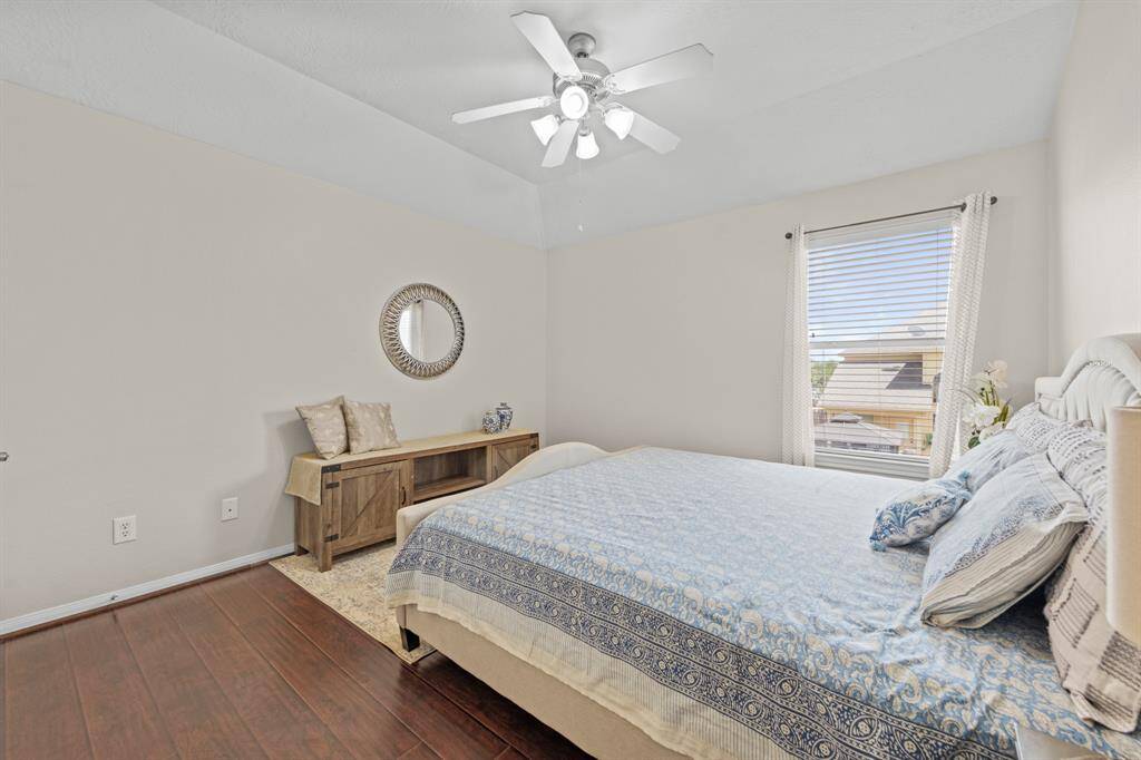 Guest Bedroom #3 (upstairs)