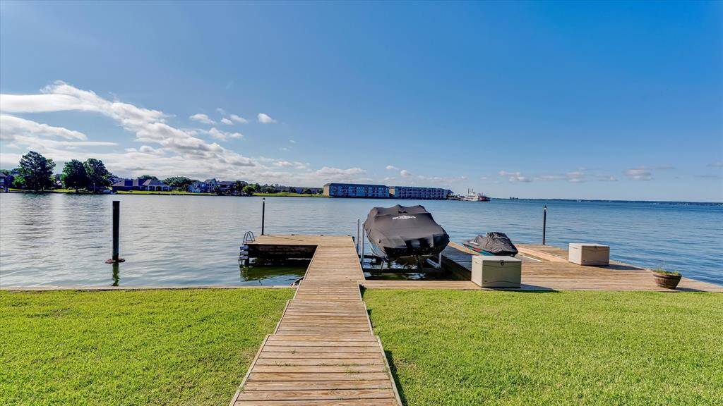 Enjoy effortless watercraft fun with a private boat lift and two jet ski lifts.