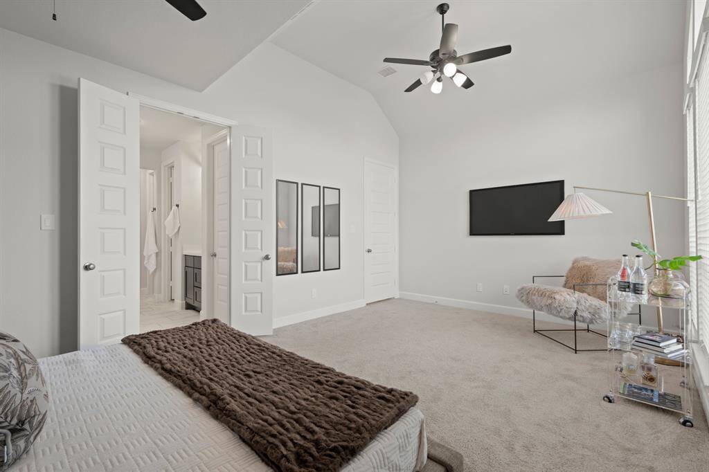 Come relax in the spacious primary suite!