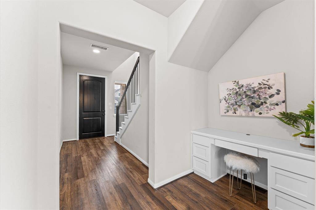 Quiet and private, the first-floor study is the perfect spot for work, reading, or creative projects.Conveniently located near the entrance, it offers a peaceful retreat while remaining accessible.
