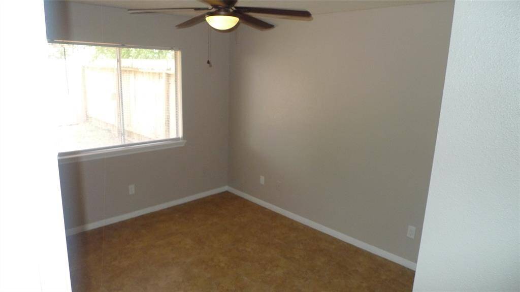 Third Bedroom also connects directly to 2nd full bath