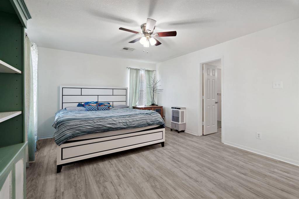 Another view of the secondary bedroom
