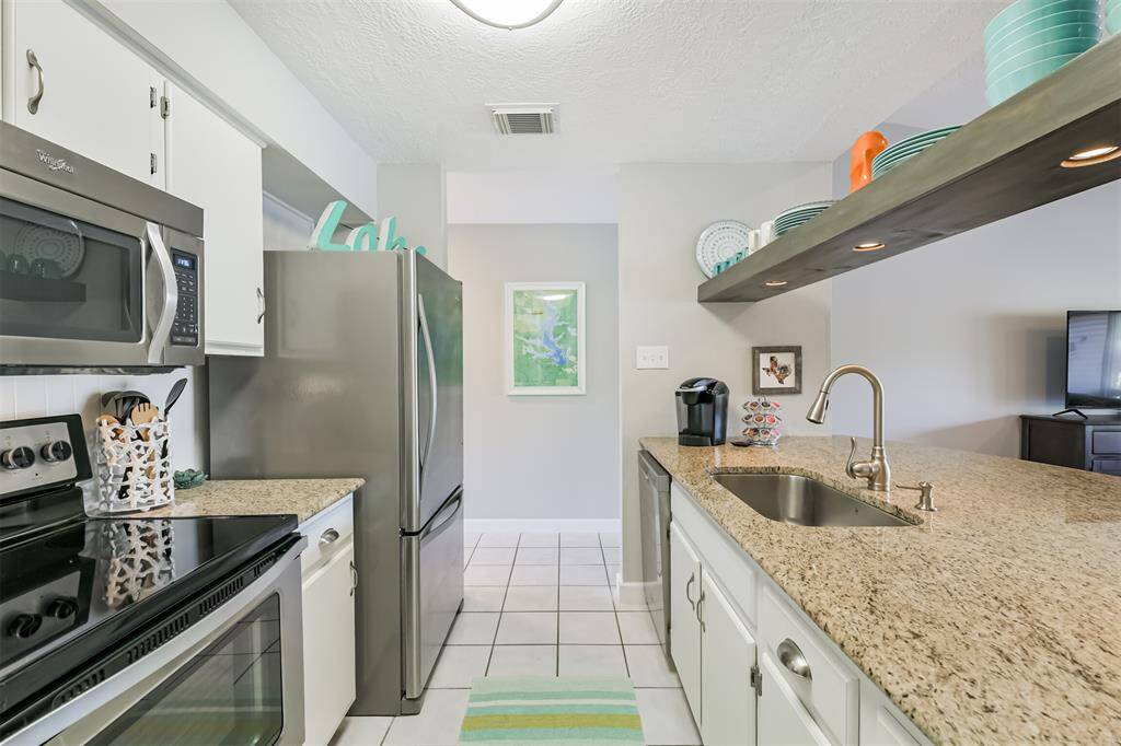 Plenty of room with full size appliances