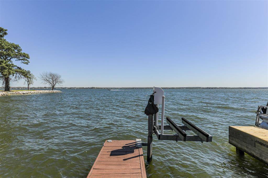 Another view of the JetSki lift in this quiet little cove...