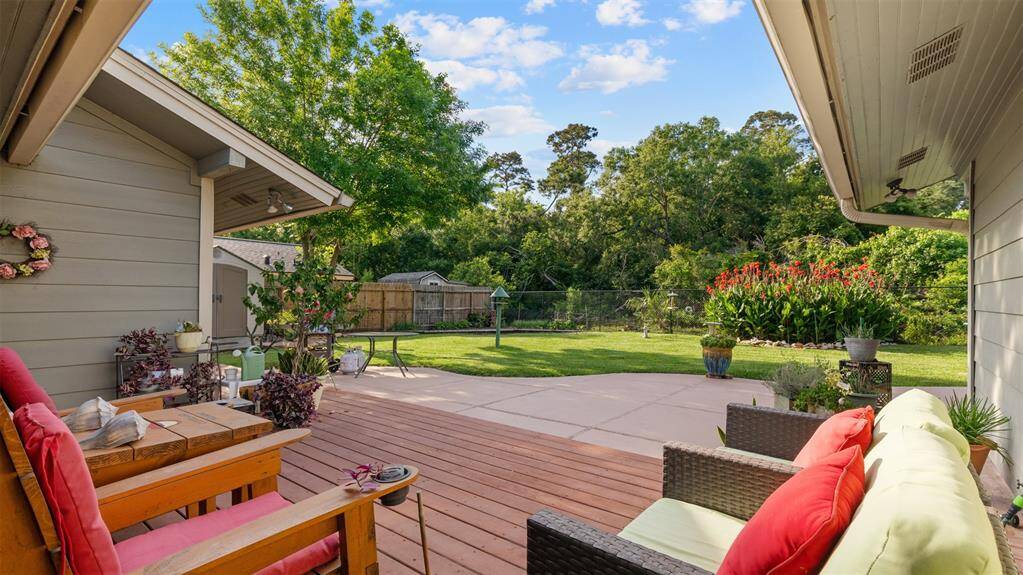Tranquil backyard with ample privacy, bird chirping and no back neighbors - EVER! What a way to unwind!