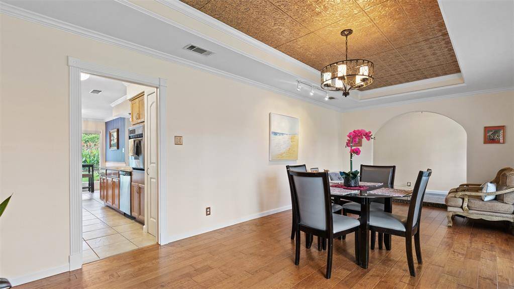 Formal dining extra-spacious for endless possibilities!