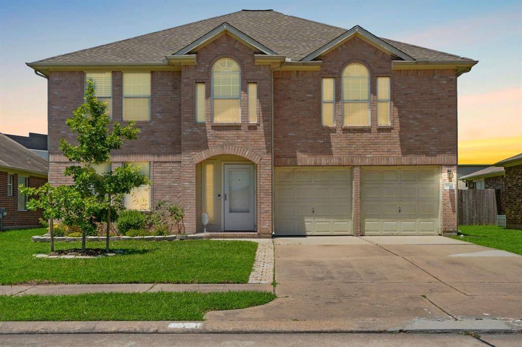 Welcome to 8119 Solara Bend! This home offers 2,611 sqft of living space, 4 bedrooms, 2.5 bathrooms, a cozy living/dining combo, and a game room upstairs.