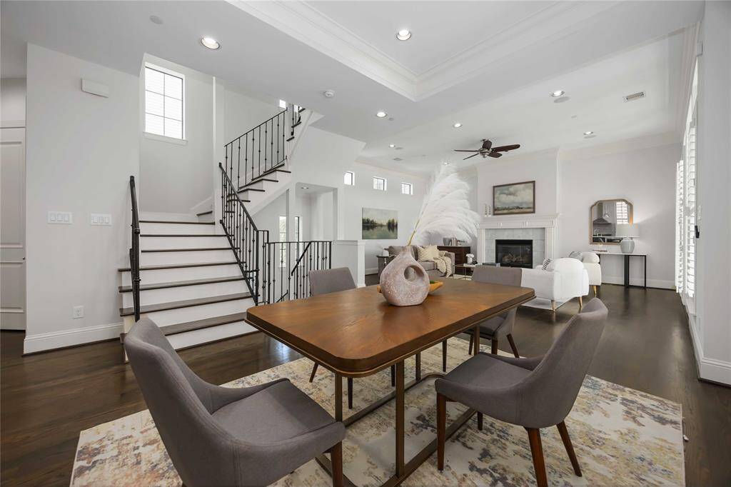 From the dining room, looking into the living room, you can see how seamless the connection is.