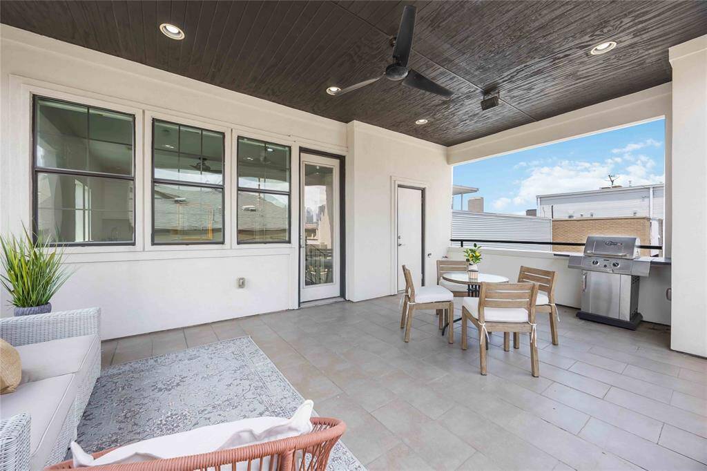 Did we mention that this terrace has a gas connection for a grill? This house has it all!