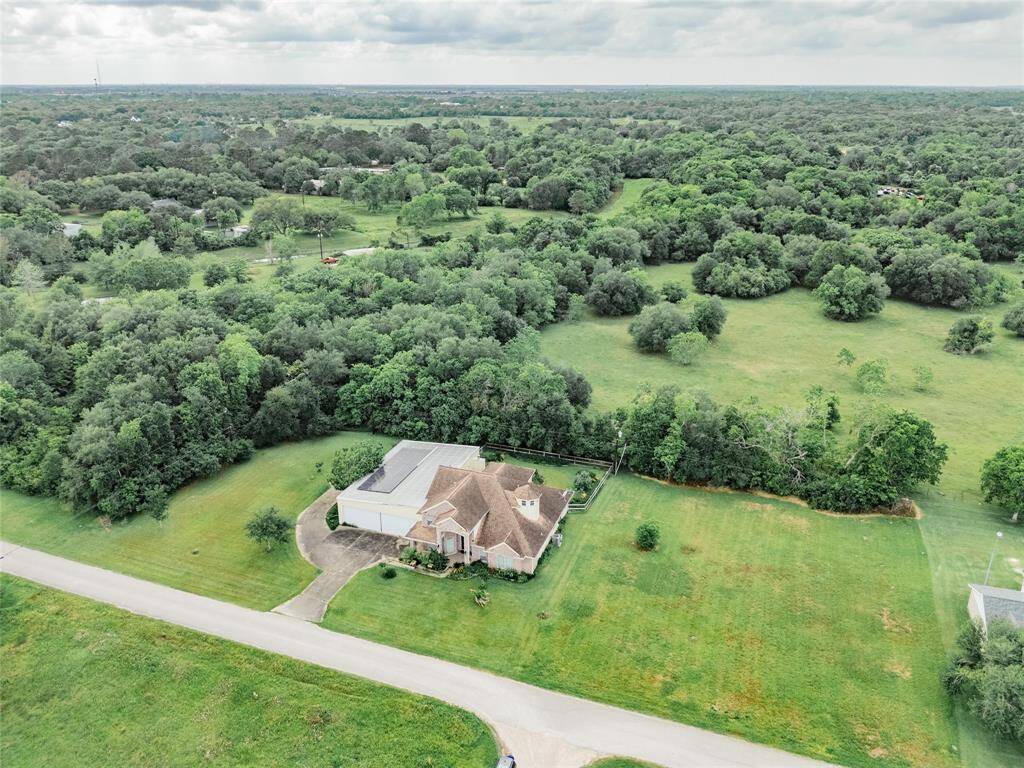 Great location with no back or side neighbors!