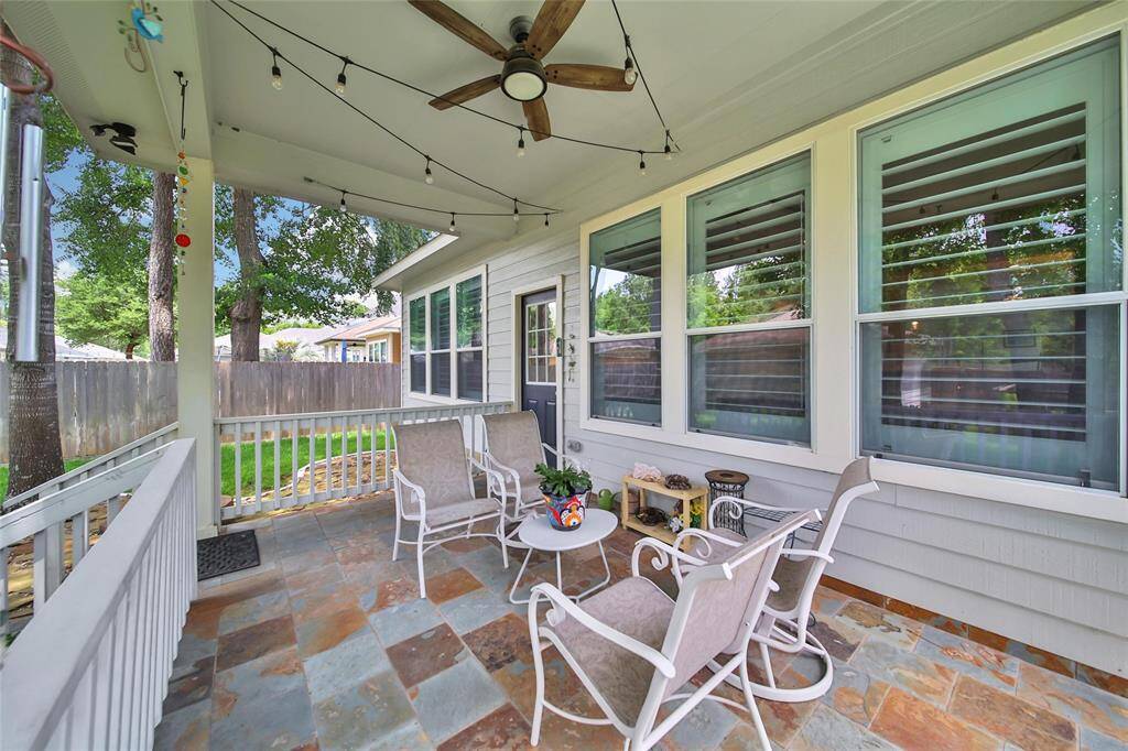 Plenty of room for outdoor dining and lounging.