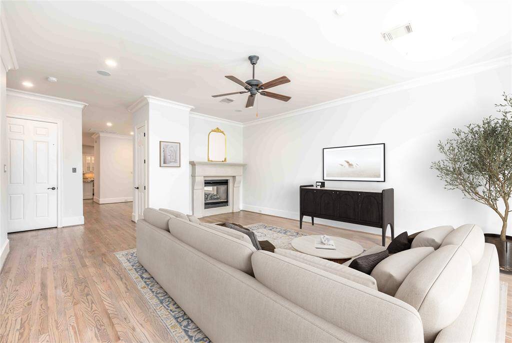 Semi Open Floor Plan - Perfect Blend For Entertaining (Virturally Staged)