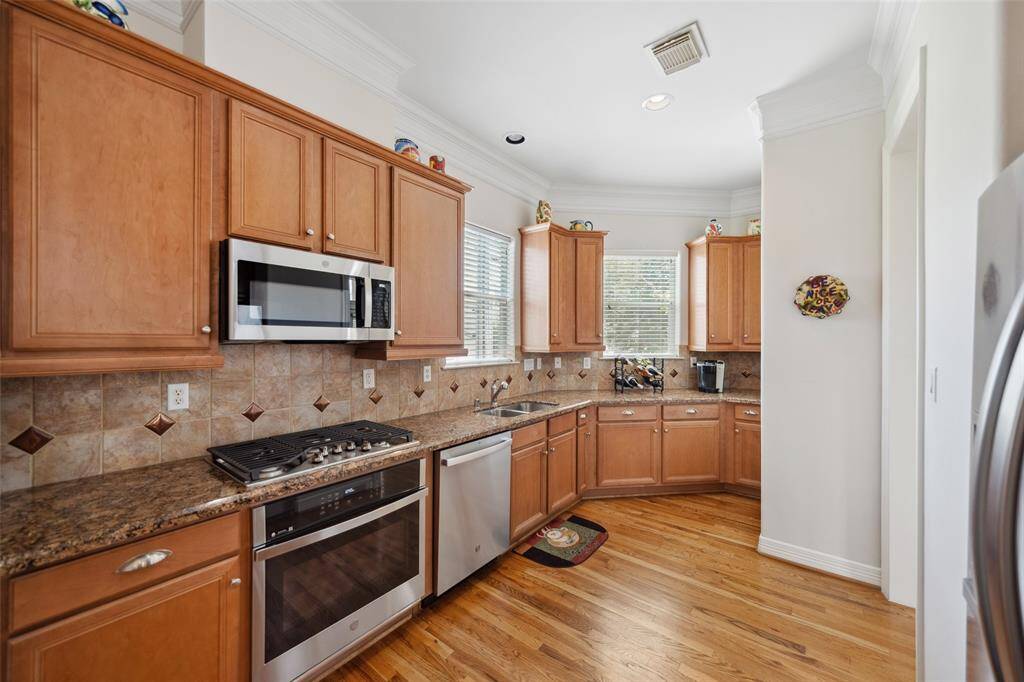 The windows brighten up the kitchen and there will be plenty of beautiful granite counter space.