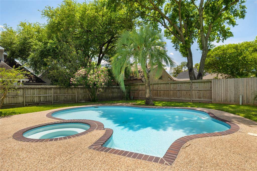 This backyard oasis has undergone a complete renovation in April 2025, ensuring it’s in pristine condition for years to come. The pool and spa were fully replastered, with new tile added, while all equipment and valves were replaced. A brand-new pool pump was also installed, offering both beauty and functionality for your ultimate outdoor retreat.