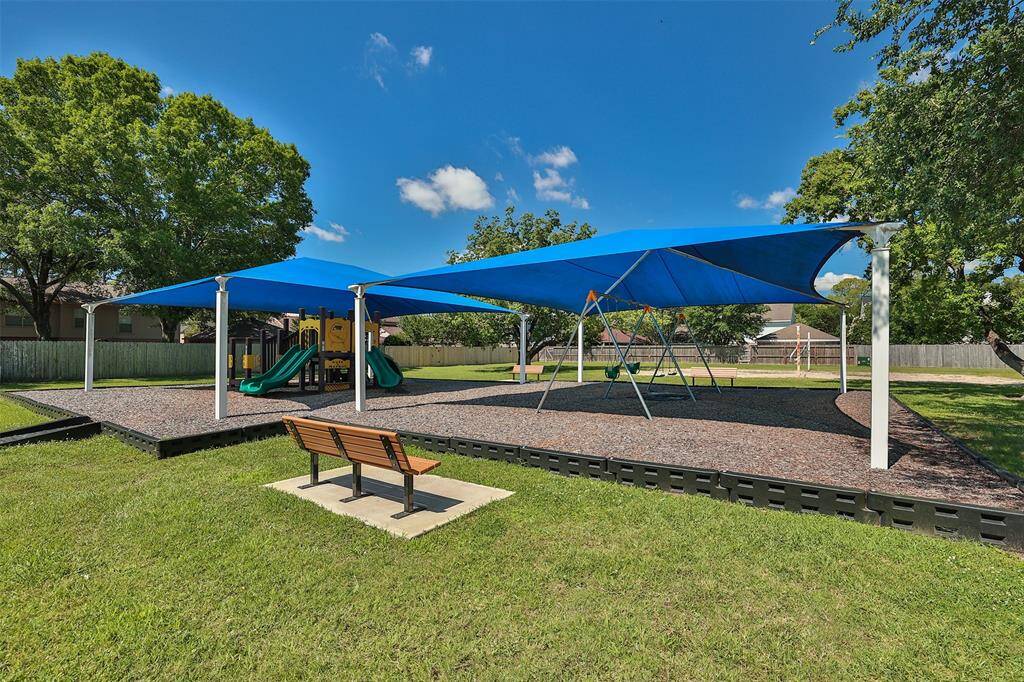 Winchester Country's park provides a serene environment for relaxation and recreation. Whether you're taking a leisurely stroll, having a picnic, or simply enjoying the natural beauty, the park is a perfect place to unwind.