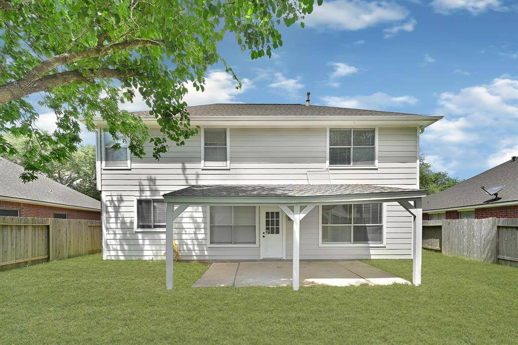 Spacious back patio, perfect for entertaining!