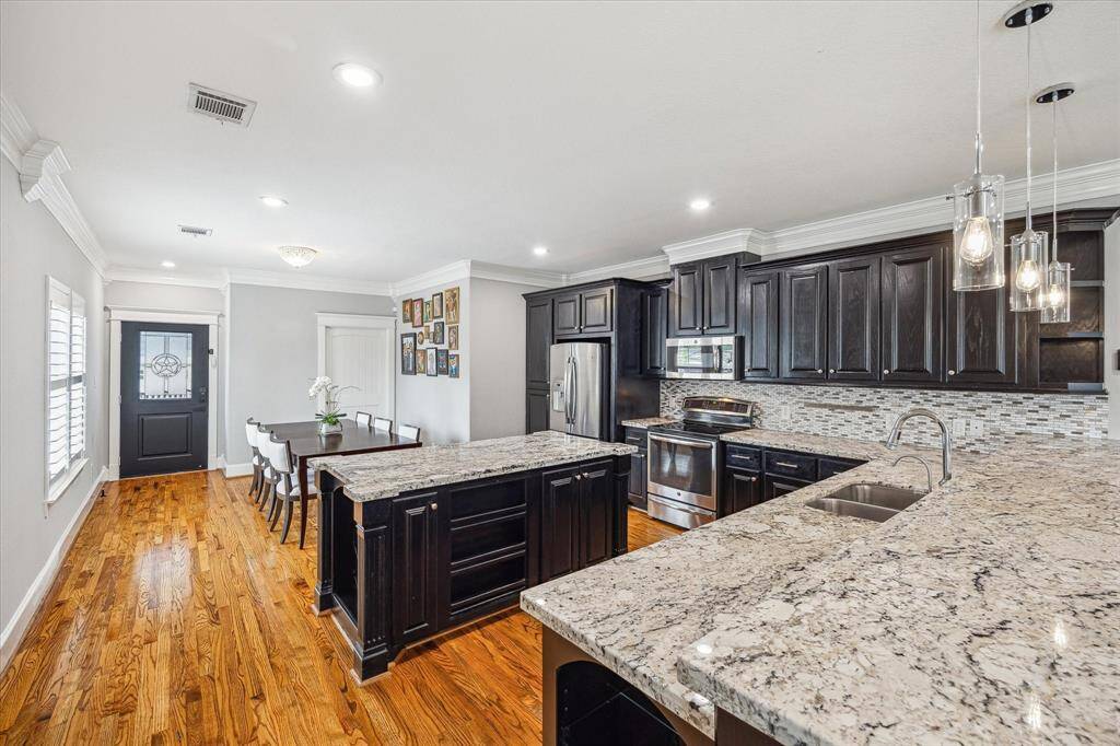 Beautiful granite countertops