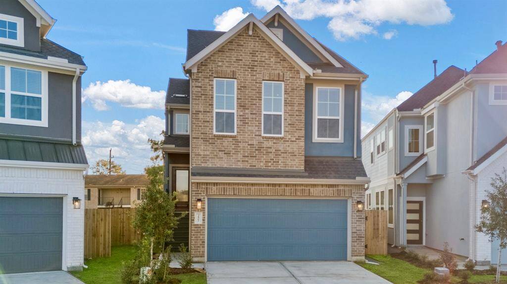 Photos are REPRESENTATIVE of the home /floor plan and are NOT of the actual home. Selections, features, and room options may vary. For more info, contact Chesmar Homes.