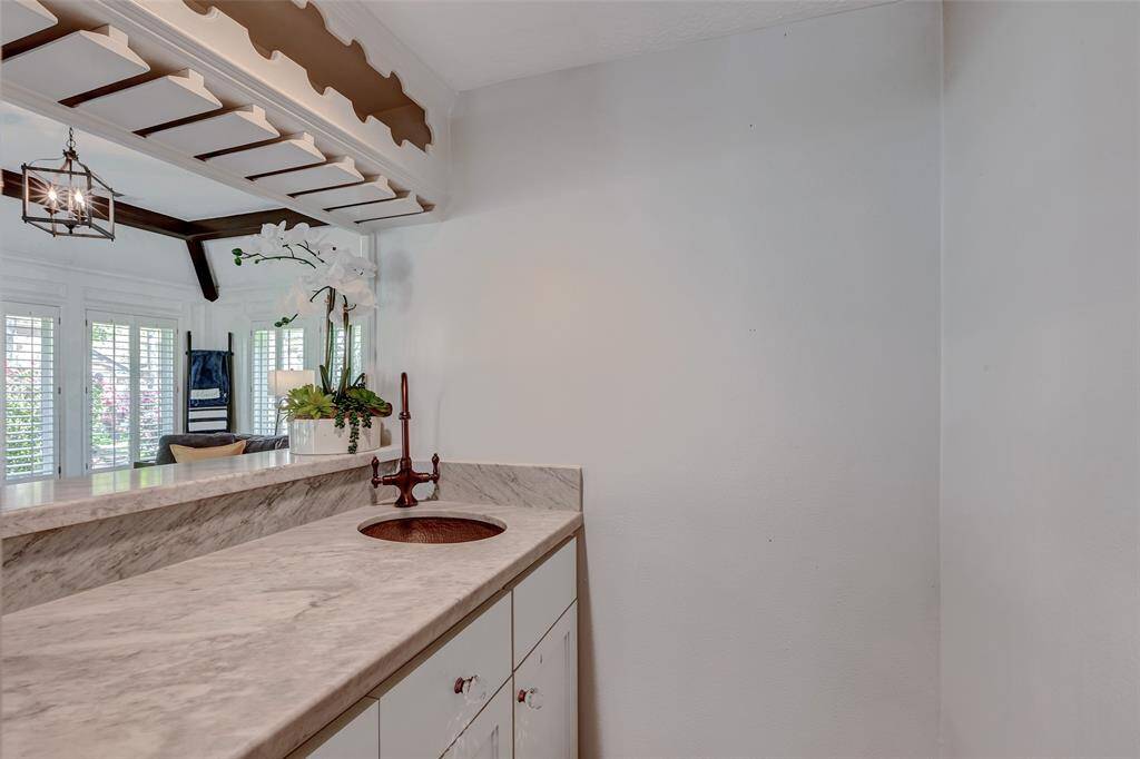 Wet bar off family room