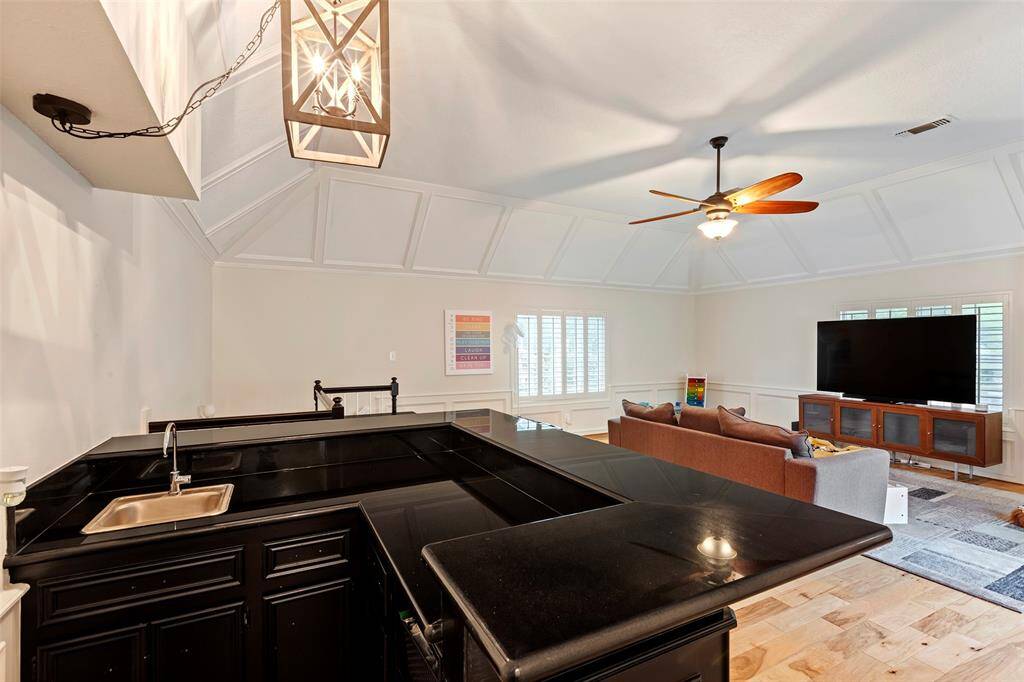 Gameroom with wet bar