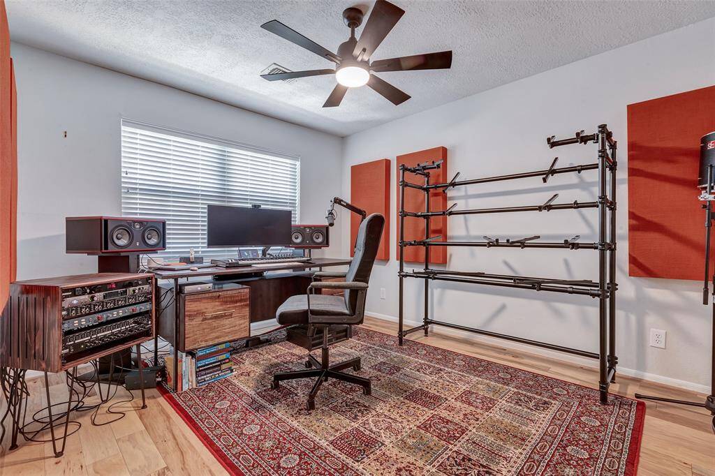 5th bedroom used as a studio
