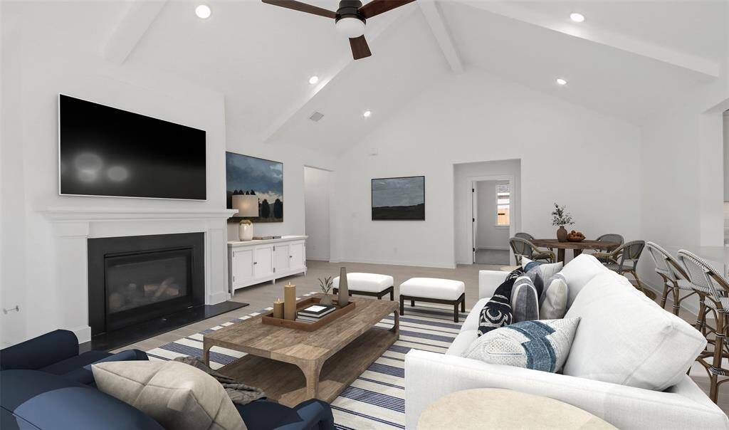 Bright open floor plan (*Photo not of actual home and used for illustration purposes only.)