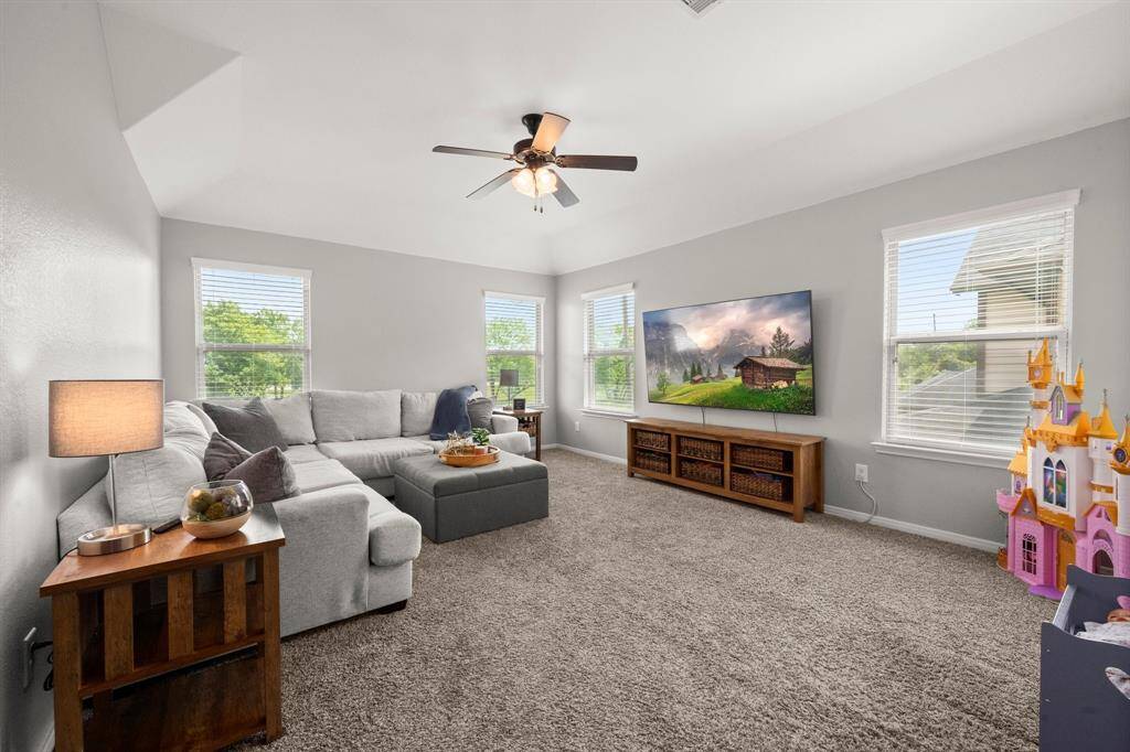 Large game room, perfect for TV watching and game night
